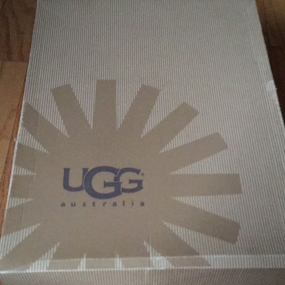 Selling classic cardy boot in pink💕 - Picture 4 of 4